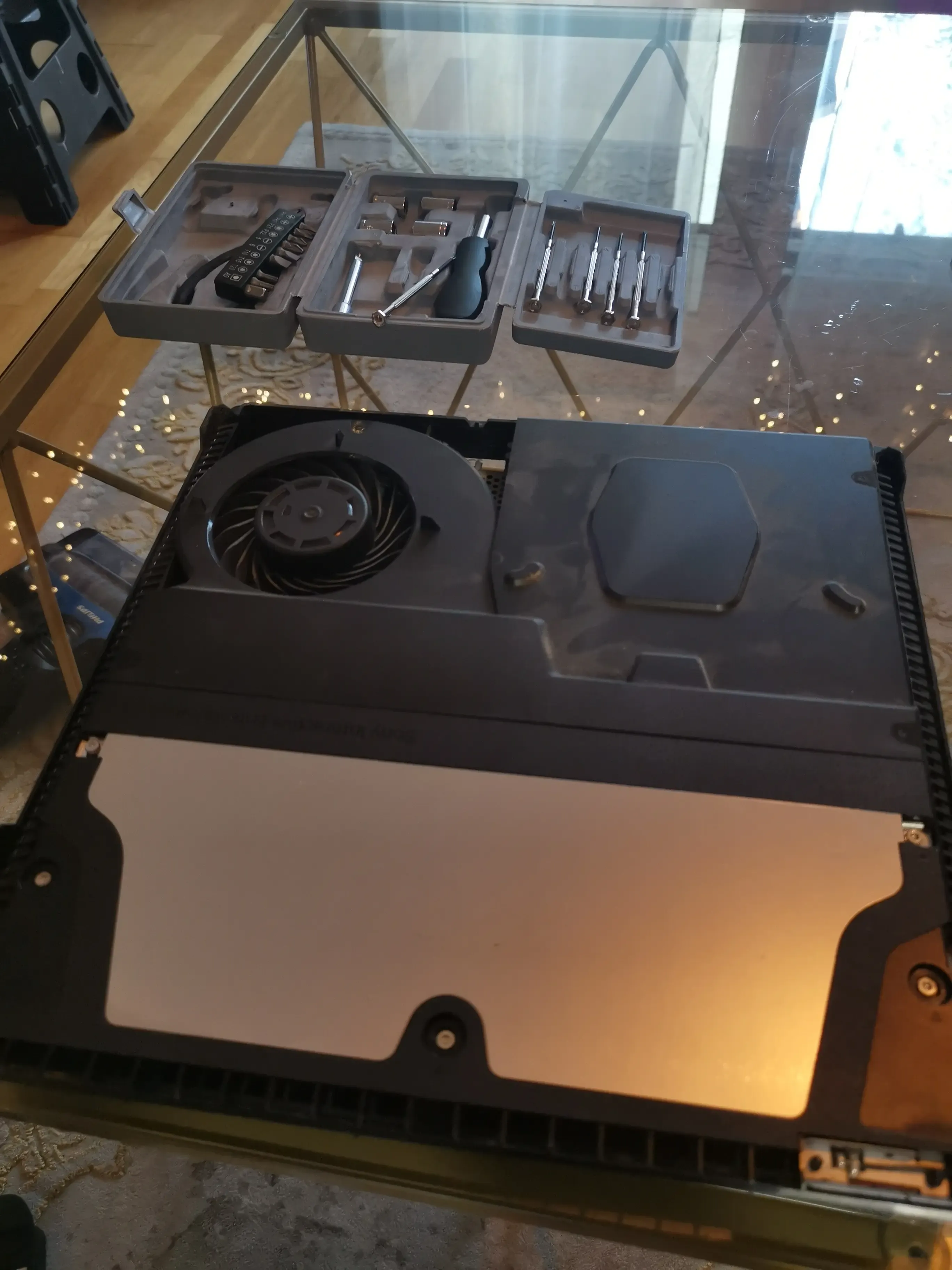 Opening up the PS4 Pro